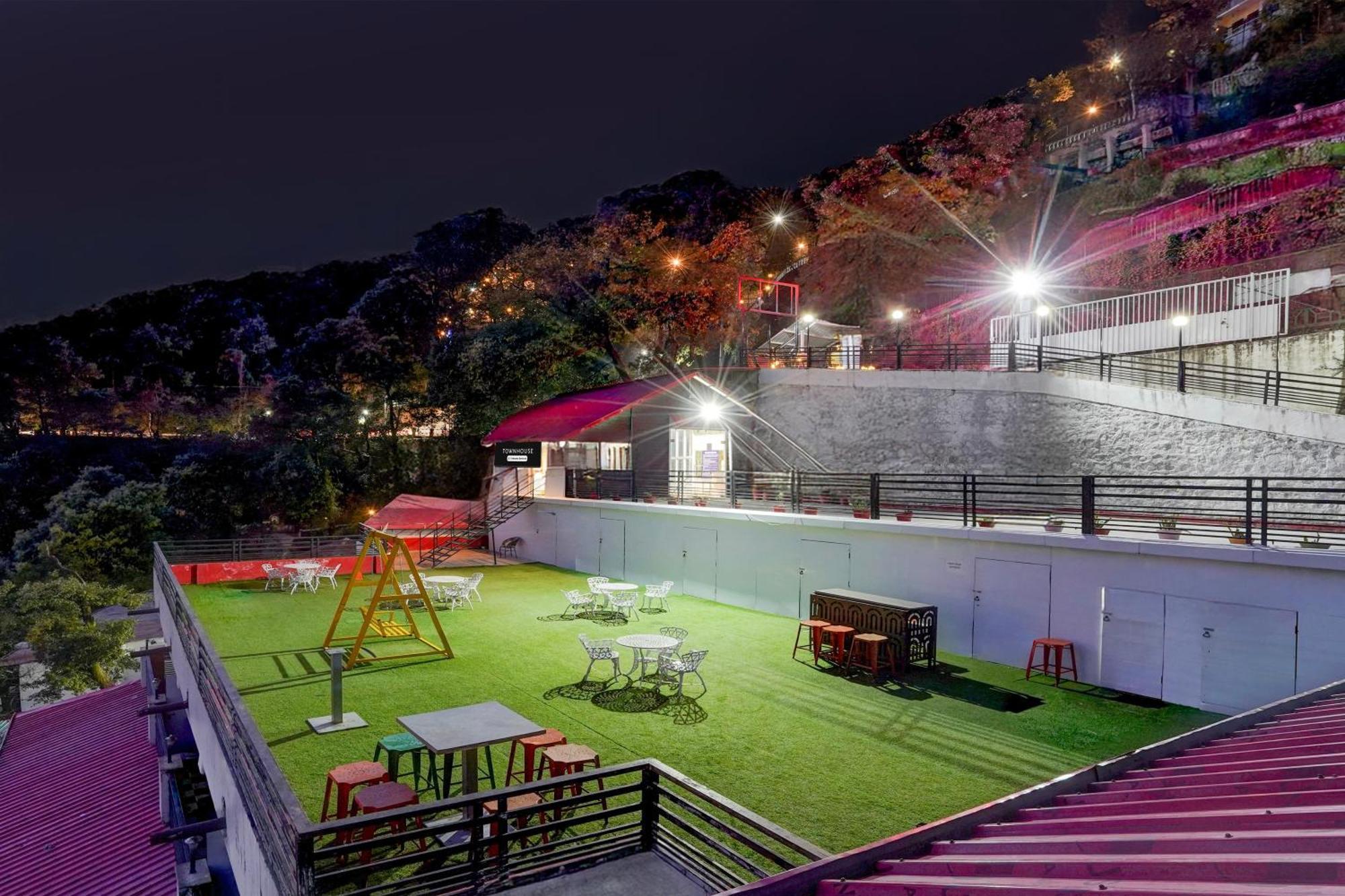 Super Townhouse Mall Road Near Library Chowk Mussoorie Exteriör bild