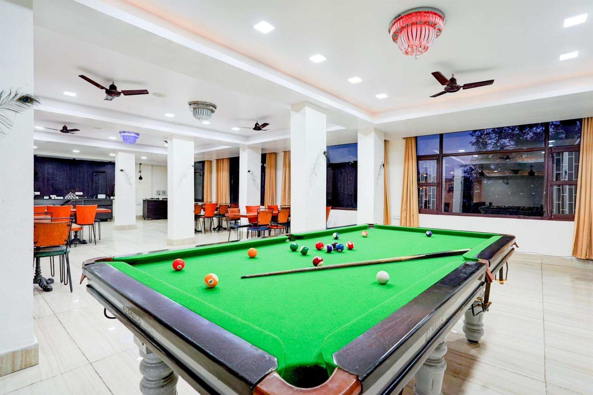 Super Townhouse Mall Road Near Library Chowk Mussoorie Exteriör bild