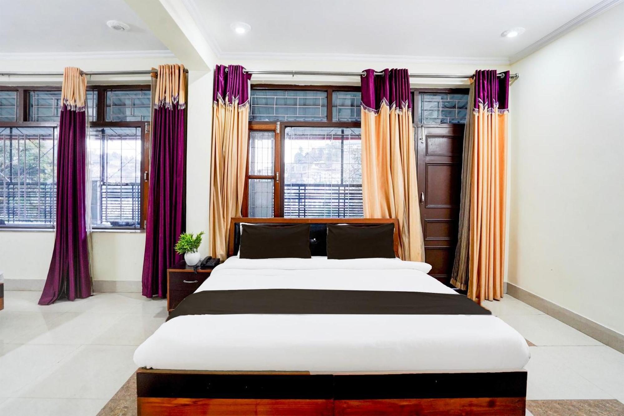 Super Townhouse Mall Road Near Library Chowk Mussoorie Exteriör bild