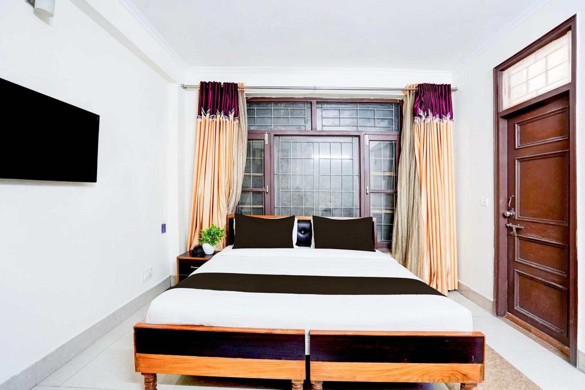 Super Townhouse Mall Road Near Library Chowk Mussoorie Exteriör bild